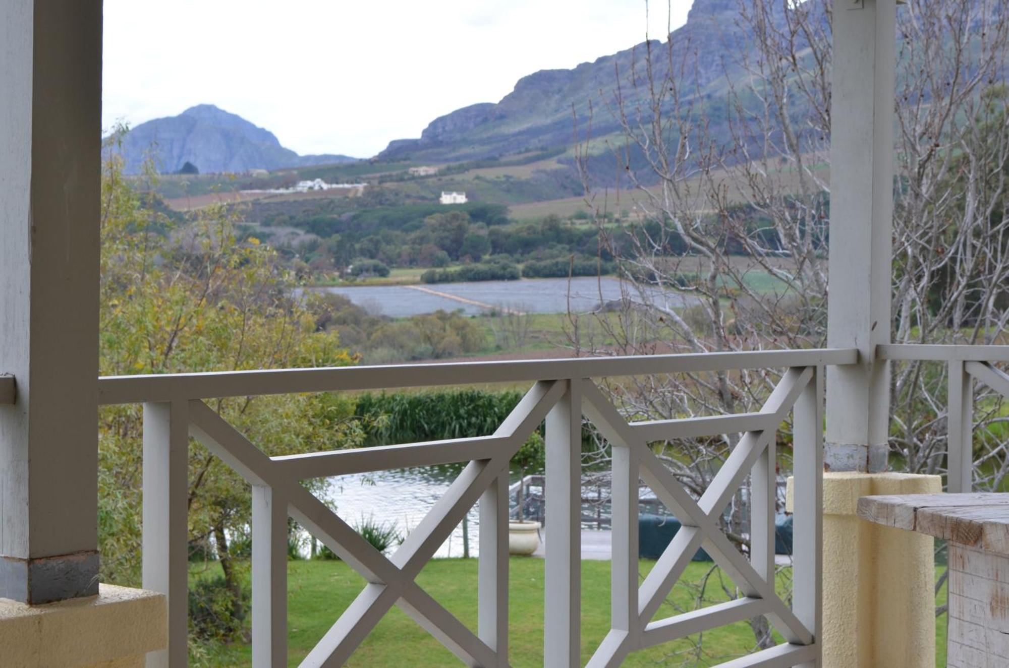In The Vine Country Manor Guesthouse Stellenbosch Bagian luar foto